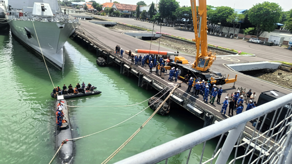 TNI AL Prajurit Kuasai AI Teknologi Militer Digital Laut 2025 – Revolusi Pertahanan Maritim Indonesia