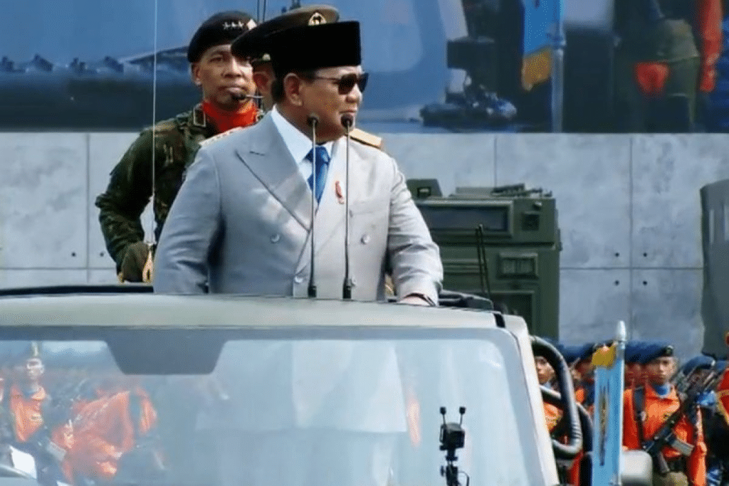 Terbaru, Prabowo Naiki Maung Pindad saat Inspeksi Pasukan HUT ke-81 TNI
